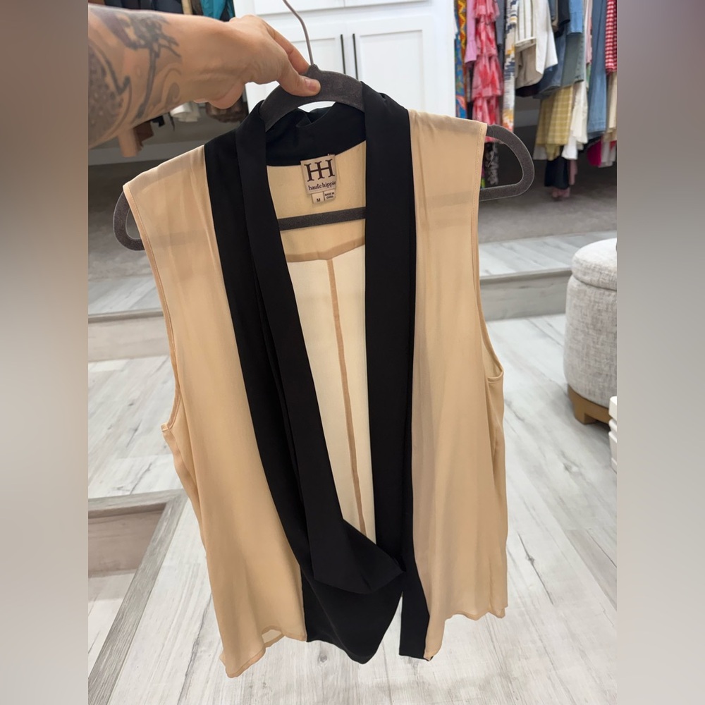 Haute Hippie Silk Sleeveless Black and Cream Vest Blouse - Picture 4 of 5